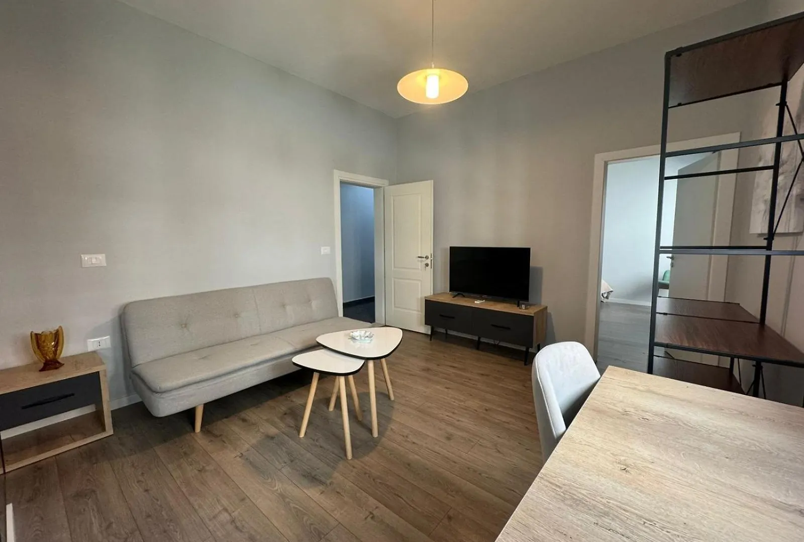 Avenue Apartment 01 Tirana